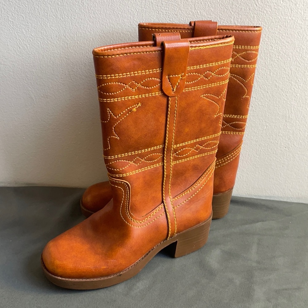 Unisex Western Boots Size 6 .